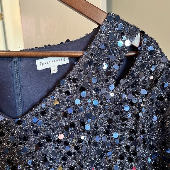 Sparkly, sequinned dress perfect for holiday parties. - Picture 2 of 4